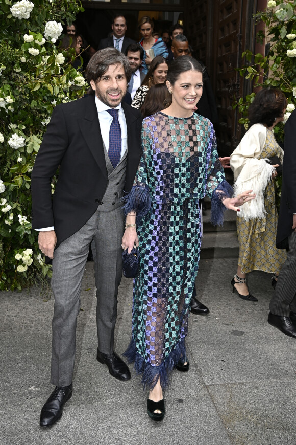 Dans une somptueuse robe printanière colorée, Isabelle Junot a naturellement attiré tous les regards !
Álvaro Falcó et Isabelle Junot à la sortie de l'église, le 26 avril 2024, à Madrid (Espagne). FAMOUS Francisco Guerra / Europa Press 26/04/2024