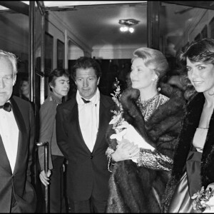  ARCHIVES - Le prince Rainier, Philippe Junot, la princesse Grace de Monaco et sa fille Caroline à une soirée chez Maxim's.