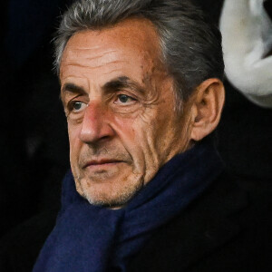 Nicolas Sarkozy - Célébrités dans les tribunes lors du match de football du PSG face à Montpellier au Parc des Princes à Paris le 03 Novembre 2023. © Matthieu Mirville/Bestimage 