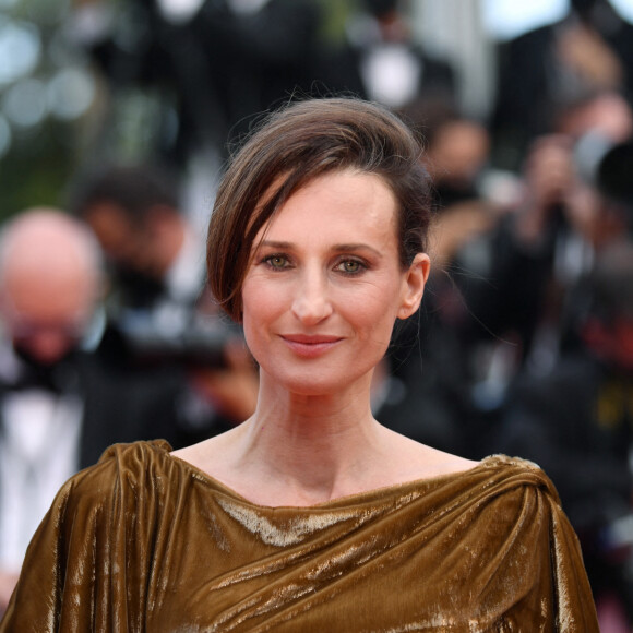 Camille Cottin a été la maîtresse de cérémonie, succédant à Chiara Mastroianni
Camille Cottin - Montée des marches du film " France " lors du 74ème Festival International du Film de Cannes. Le 15 juillet 2021 © Rachid Bellak / Bestimage