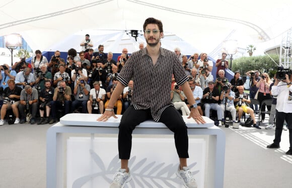 Pierre Niney au photocall de "Mascarade" lors du 75ème Festival International du Film de Cannes, le 28 mai 2022. © Dominique Jacovides / Bestimage