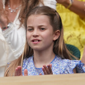 La petite Charlotte de Galles a neuf ans ! 
Charlotte de Galles - Finale de Wimbledon opposant Carlos Alcaraz et Novak Djokovic
