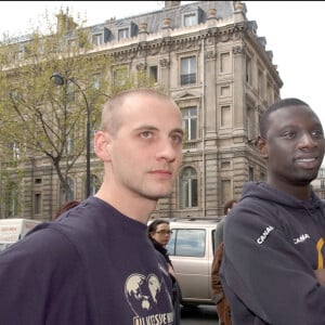 Paris, le 17/04/2002. Omar et Fred manifestent devant Canal+.  Giancarlo Gorassini/ABACA.