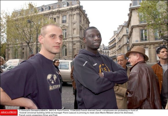 Paris, le 17/04/2002. Omar et Fred manifestent devant Canal+.  Giancarlo Gorassini/ABACA.