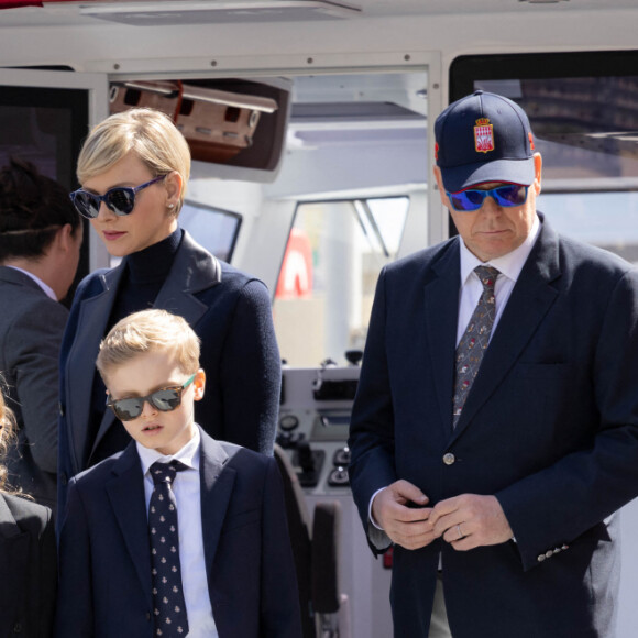 Le prince Albert II de Monaco et la princesse Charlène de Monaco assistent avec leurs enfants, le prince Jacques de Monaco, marquis des Baux, et la princesse Gabriella de Monaco, comtesse de Carladès, au baptême et à la bénédiction du nouveau bateau de sauvetage des sapeurs-pompiers monégasques, baptisé "Prince Jacques". Monaco, le 4 mai 2024. © Olivier Huitel/Pool Monaco/Bestimage 