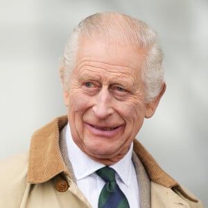 De son côté après plusieurs semaines de rumeur, le roi Charles III a lui aussi confirmé qu'il combattait contre la maladie.
Le roi Charles III d'Angleterre, et Zara Phillips (Zara Tindall), se retrouvent au concours hippique Royal Windsor Horse Show à Windsor le 3 mai 2024.