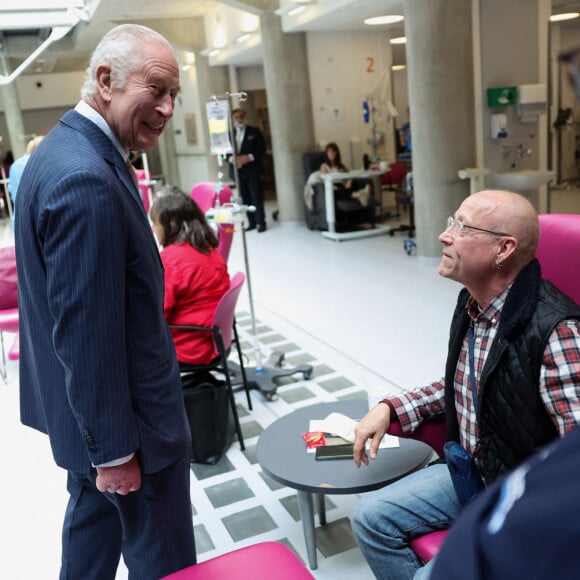 Le roi Charles III d'Angleterre en visite au "University College Hospital Macmillan Cancer Centre" à Londres. Le 30 avril 2024 