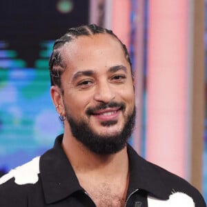 Le chanteur Slimane participe à l'émission de télévision italienne Raiuno "La Volta Buona" à Rome, Italie, le 21 mars 2024. © ANSA/Bestimage