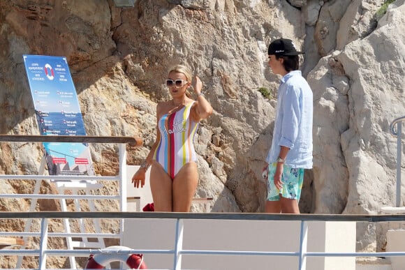 Tallia Storm et son petit ami à l'hôtel du Cap Eden Roc à Antibes pendant le Festival de Cannes le 20 mai 2022. Photo par ABACAPRESS.COM