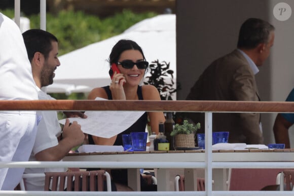 Kendall Jenner et son petit ami Bad Bunny à l'hôtel Eden Roc à Antibes, France, le 26 mai 2023 lors du 76ème festival de Cannes. Photo par ABACAPRESS.COM