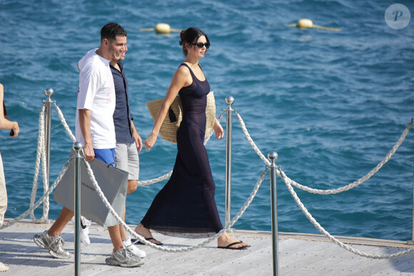 Kendall Jenner et son petit ami Bad Bunny quittent l'hôtel Eden Roc à Antibes, France, le 26 mai 2023 lors du 76ème festival de Cannes. Photo par ABACAPRESS.COM