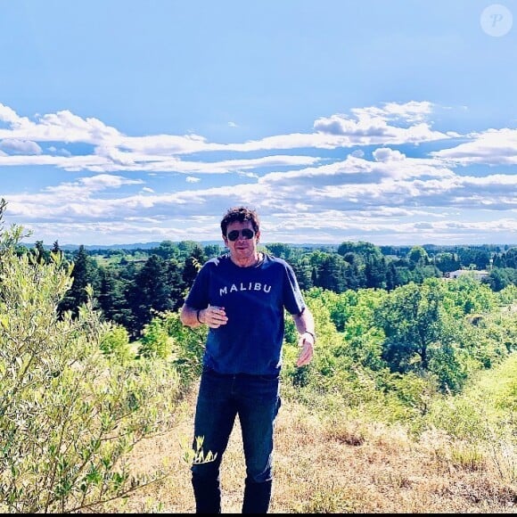 Patrick Bruel dans son domaine de Leos à L'Isle-sur-la Sorgue dans le Vaucluse