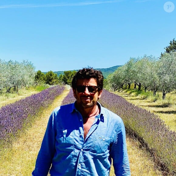 Patrick Bruel dans son domaine de Leos à L'Isle-sur-la Sorgue dans le Vaucluse