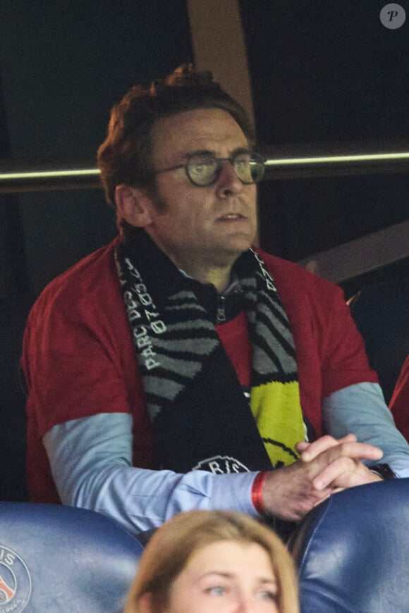 Venu avec une écharpe de supporter, Laurent s'est montré très expressif à chacune des actions des footballeurs
Laurent Macron - Célébrités dans les tribunes de la demi-finale retour de Ligue des champions entre le PSG face au Borussia Dortmund (0-1) au Parc des Princes à Paris le 7 mai 2024. © Cyril Moreau/Bestimage