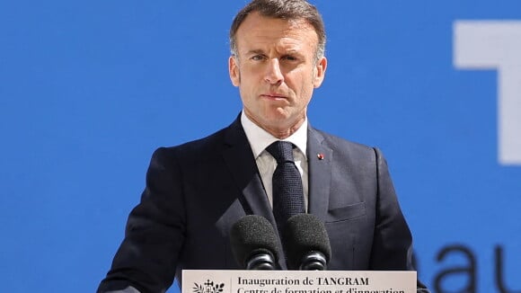 PHOTOS Emmanuel Macron : Son frère Laurent aperçu au Parc des Princes, leur ressemblance est plus que frappante !