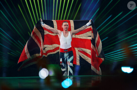 11 mai 2024, Suède, Malm : Olly Alexander, de Grande-Bretagne, monte sur scène lors de la finale du Concours Eurovision de la chanson (ESC) 2024 dans l'arène de Malm. La devise du plus grand concours de chant au monde est "Unis par la musique". Photo par Jens Bttner/DPA/ABACAPRESS.COM