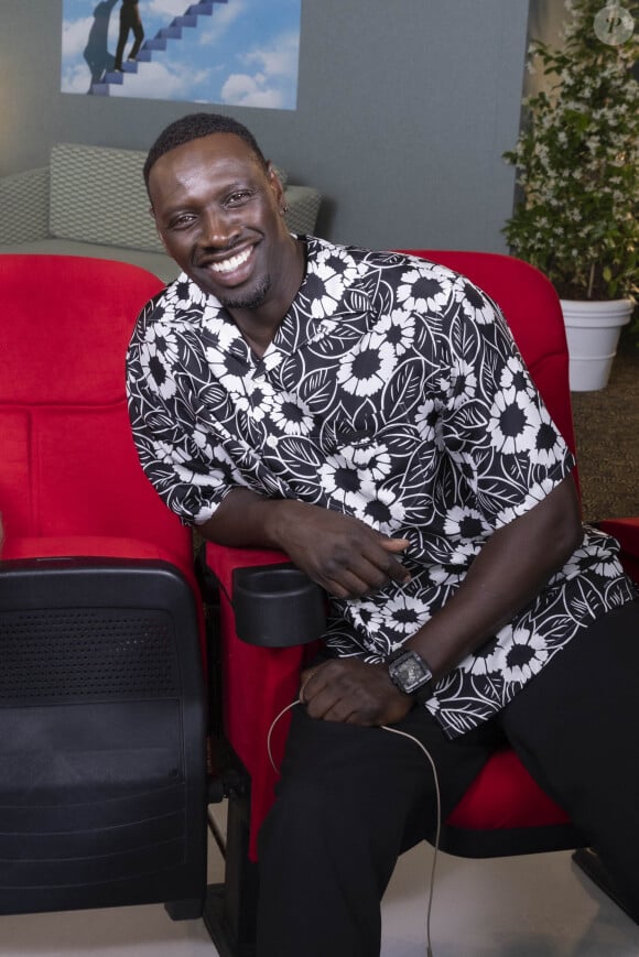 Exclusif - Interview de Omar Sy par A.Trapenard pour Brut lors du 75ème Festival International du Film de Cannes, France, le 19 mai 2022. © Jack Tribeca/Bestimage 