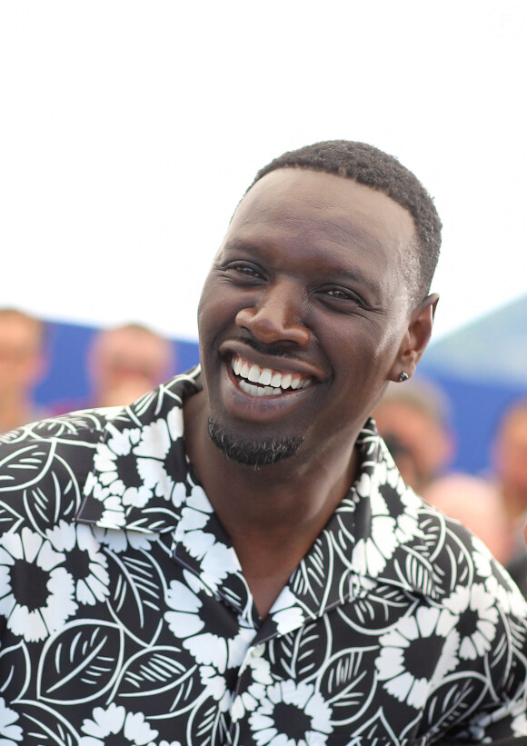 Omar Sy au photocall de "Tirailleurs" lors du 75ème Festival International du Film de Cannes, le 19 mai 2022. © Dominique Jacovides/Bestimage 