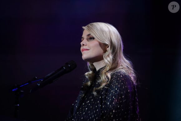 Exclusif - Coeur de Pirate (Béatrice Martin) - Surprises - Enregistrement de l'émission "La boîte à secrets 11", présentée par F.Bollaert et diffusée le 19 novembre sur France 3. Le 4 octobre 2021 © Rubens Hazon / Bestimage