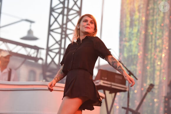 Coeur de Pirate en concert lors du 67ème festival "Nuits du Sud", place du Grand Jardin, à Vence. Le 2 août 2019 © Lionel Urman / Bestimage