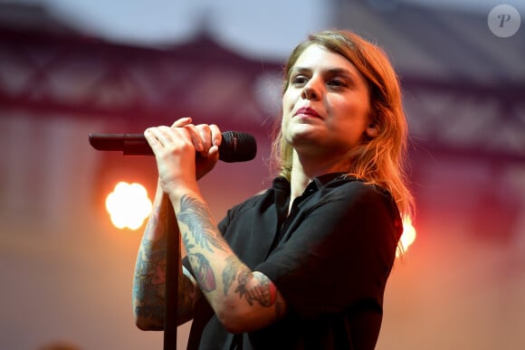 Coeur de Pirate en concert lors du 67ème festival "Nuits du Sud", place du Grand Jardin, à Vence. Le 2 août 2019 © Lionel Urman / Bestimage