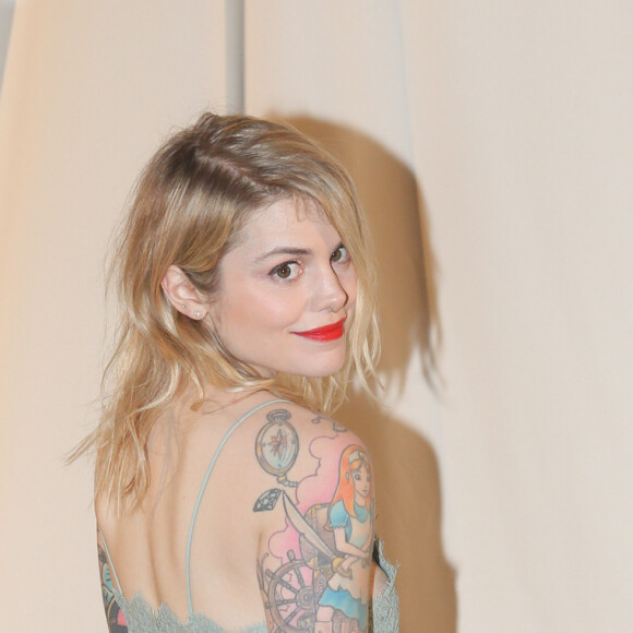 Elle va dire oui à Marc Flynn
Béatrice Martin, dite Cœur de pirate - Photocall du défilé de la ligne premium d'H&M au Tennis Club de Paris, le 1er mars 2017. © CVS/Veeren/Bestimage