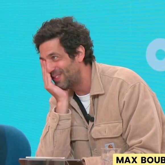 Malaise pour Max Boublil dans "Bonjour !" sur TF1
Max Boublil et Marie Myriam sur le plateau de "Bonjour !"