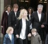 A l'époque, leurs enfants Pauline et Vincent n'étaient âgés que de 10 et 6 ans.
Sa femme Carole Richert et ses deux enfants - Funérailles de Daniel Rialet en l'église Notre Dame de Passy à Paris