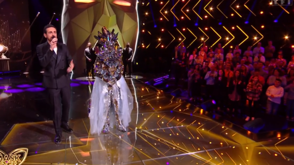 Mask Singer 6 - La Reine de Glace : la 1ère star internationale de la saison démasquée, Kev Adams encore une fois impérial !