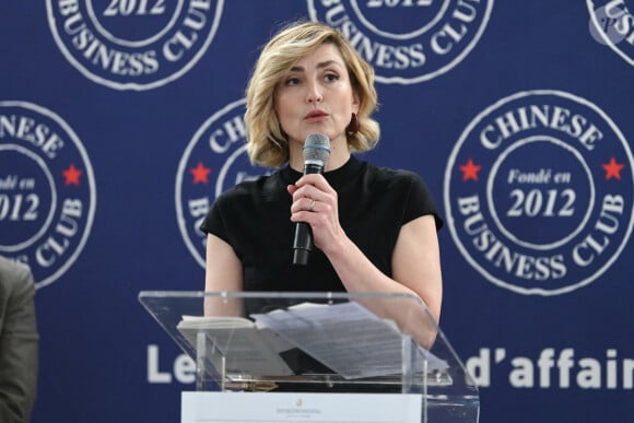 Exclusif - Julie Gayet - Déjeuner du Chinese Business Club à l'occasion de la Journée internationale des droits des femmes à l'hôtel intercontinental à Paris le 7 mars 2024. © Rachid Bellak/Bestimage