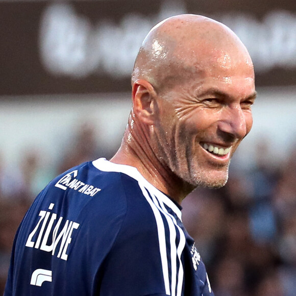 Les retrouvailles entre Zinedine Zidane, Bixente Lizarazu et Christophe Dugarry
 
Zinedine Zidane - A l'occasion des 100 ans du parc Lescure, Bordeaux accueille au stade Chaban-Delmas un match de gala opposant les gloires des Girondins de Bordeaux au Variétés Club de France. © Patrick Bernard/ Bestimage