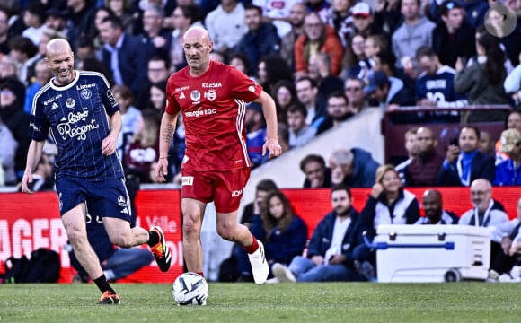 Zinedine Zidane, Fabien Barthez - A l'occasion des 100 ans du parc Lescure, Bordeaux accueille au stade Chaban-Delmas un match de gala opposant les gloires des Girondins de Bordeaux au Variétés Club de France le mardi 14 mai 2024.