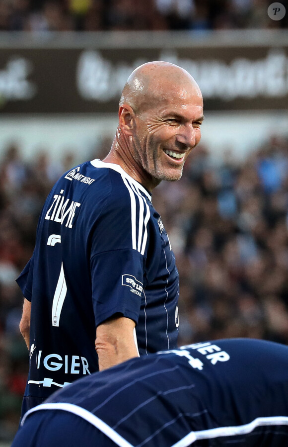 Zinedine Zidane - A l’occasion des 100 ans du parc Lescure, Bordeaux accueille au stade Chaban-Delmas un match de gala opposant les gloires des Girondins de Bordeaux au Variétés Club de France le mardi 14 mai 2024. © Patrick Bernard/ Bestimage