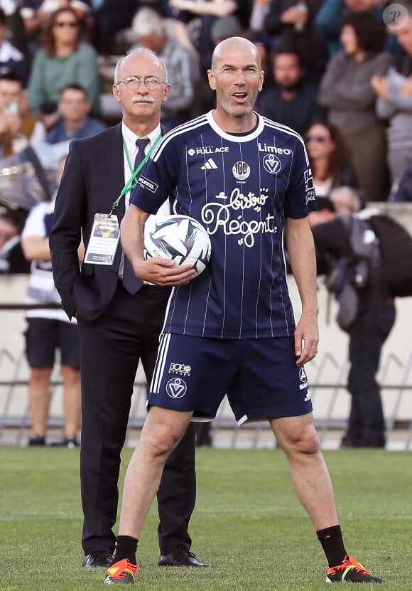 Zinedine Zidane - A l’occasion des 100 ans du parc Lescure, Bordeaux accueille au stade Chaban-Delmas un match de gala opposant les gloires des Girondins de Bordeaux au Variétés Club de France le mardi 14 mai 2024. © Patrick Bernard/ Bestimage