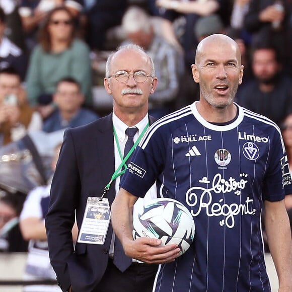 Zinedine Zidane - A l’occasion des 100 ans du parc Lescure, Bordeaux accueille au stade Chaban-Delmas un match de gala opposant les gloires des Girondins de Bordeaux au Variétés Club de France le mardi 14 mai 2024. © Patrick Bernard/ Bestimage