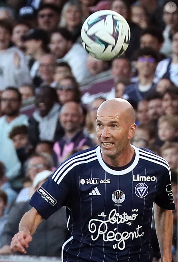 Zinedine Zidane - A l’occasion des 100 ans du parc Lescure, Bordeaux accueille au stade Chaban-Delmas un match de gala opposant les gloires des Girondins de Bordeaux au Variétés Club de France le mardi 14 mai 2024. © Patrick Bernard/ Bestimage