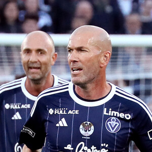 De belles retrouvailles et une victoire 5 à 3 face au Variétés Club de France

Zinedine Zidane - A l'occasion des 100 ans du parc Lescure, Bordeaux accueille au stade Chaban-Delmas un match de gala opposant les gloires des Girondins de Bordeaux au Variétés Club de France le mardi 14 mai 2024. © Patrick Bernard/ Bestimage