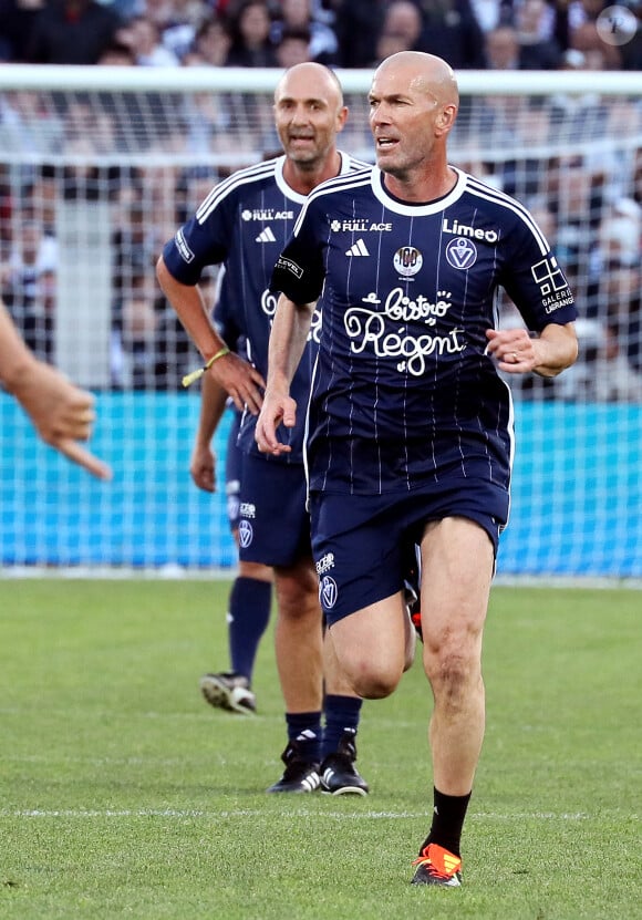 De belles retrouvailles et une victoire 5 à 3 face au Variétés Club de France

Zinedine Zidane - A l'occasion des 100 ans du parc Lescure, Bordeaux accueille au stade Chaban-Delmas un match de gala opposant les gloires des Girondins de Bordeaux au Variétés Club de France le mardi 14 mai 2024. © Patrick Bernard/ Bestimage