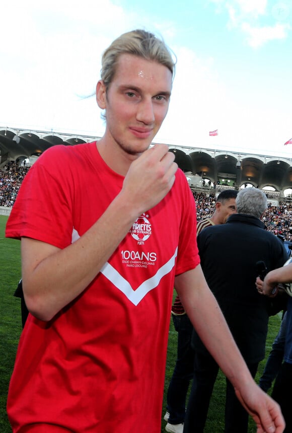 Paul Mirabel - A l’occasion des 100 ans du parc Lescure, Bordeaux accueille au stade Chaban-Delmas un match de gala opposant les gloires des Girondins de Bordeaux au Variétés Club de France le mardi 14 mai 2024. © Patrick Bernard/ Bestimage