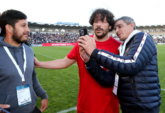 Redouane Bougheraba - A l’occasion des 100 ans du parc Lescure, Bordeaux accueille au stade Chaban-Delmas un match de gala opposant les gloires des Girondins de Bordeaux au Variétés Club de France le mardi 14 mai 2024. © Patrick Bernard/ Bestimage