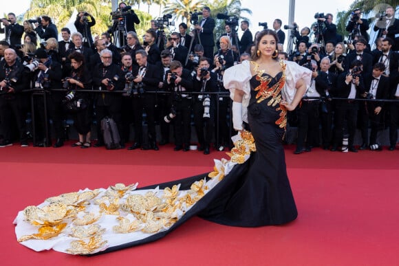 Aishwarya Rai Bachchan - Montée des marches du film " Megalopolis " pour la cérémonie d'ouverture du 77ème Festival International du Film de Cannes, au Palais des Festivals à Cannes. Le 16 mai 2024 © Olivier Borde / Bestimage 