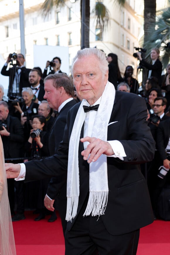 Jon Voight - Montée des marches du film " Megalopolis " lors du 77ème Festival International du Film de Cannes, au Palais des Festivals à Cannes. Le 16 mai 2024 © Jacovides-Moreau / Bestimage 