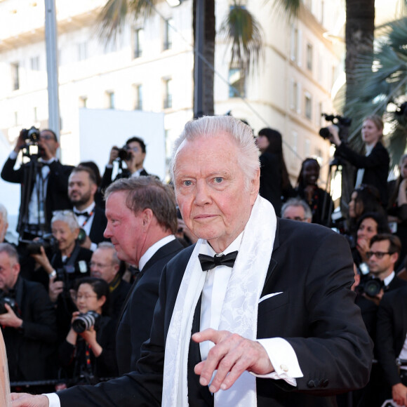 Jon Voight - Montée des marches du film " Megalopolis " lors du 77ème Festival International du Film de Cannes, au Palais des Festivals à Cannes. Le 16 mai 2024 © Jacovides-Moreau / Bestimage 