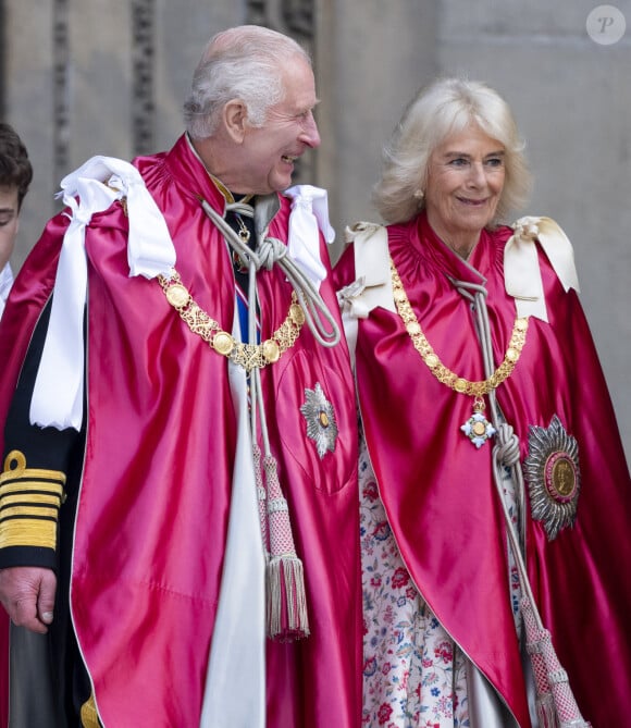 Invitée à une garden party organisée lors d'un festival littéraire en Grande-Bretagne, la reine Camilla a évoqué la santé de son époux le roi Charles avec beaucoup de tendresse
Le roi Charles III d'Angleterre et Camilla Parker Bowles, reine consort d'Angleterre, à une cérémonie de dédicace à l'Ordre de l'Empire britannique à la cathédrale Saint-Paul à Londres