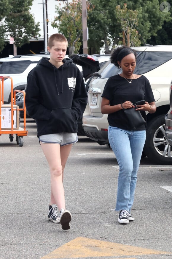 Shiloh Jolie-Pitt et Zahara Pitt au Home Depot à Los Angeles le 7 janvier 2023.