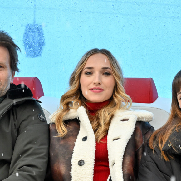 Thomas Jouannet, Chloé Jouannet et Mado Jouannet assistent à un photocall pour le film "Allez Ma Fille" lors du 27e Festival du film de l'Alpe d'Huez à l'Alpe d'Huez, France, le 18 janvier 2024. Photo par Julien Reynaud/APS-Medias/ABACAPRESS.COM