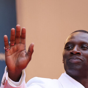 Omar Sy - Montée des marches du film " Le deuxième acte " pour la cérémonie d'ouverture du 77ème Festival International du Film de Cannes, au Palais des Festivals à Cannes. Le 14 mai 2024 © Jacovides / Moreau / Bestimage 