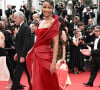 Et celle de Flora Coquerel, dans une ravissante dans une robe rouge.
Flora Coquerel, montée des marches de "The Apprentice", festival de Cannes, 20 mai 2024. Photo de David Niviere/ABACAPRESS.COM