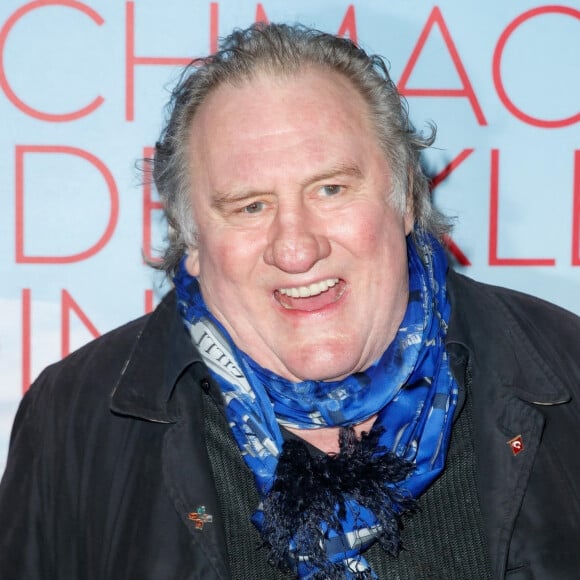 Voilà une nouvelle à laquelle on ne s'attendait pas et que nous apprenons par la presse étrangère.
Gérard Depardieu à la première du film "The Taste of Small Things" à Berlin.