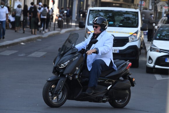 Une enquête est également en cours à Paris après la plainte en janvier d'une ancienne assistante de tournage, 
Exclusif - Gérard Depardieu déjeune avec une amie dans un restaurant japonais de Saint-Germain-des-Prés à Paris le 18 septembre 2020.